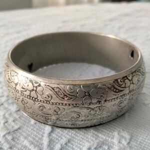 Silver Tone Flower Etched Bangle Bracelet
